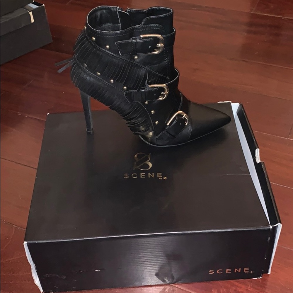 Scene Heels